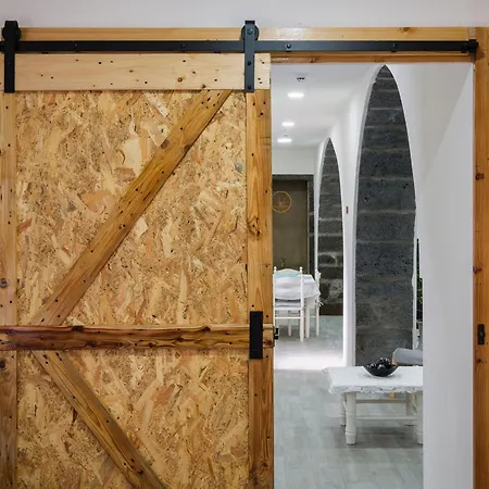 Castanheiro's Place شقة